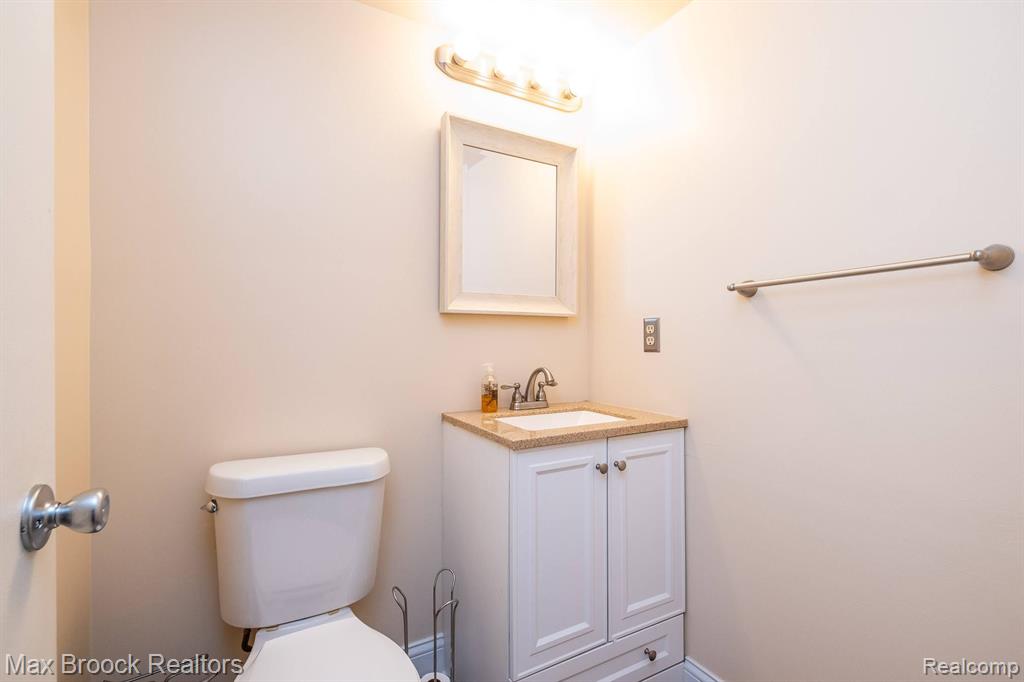 1829 BRENTWOOD Drive, Troy, MI 48098 — Photo 6