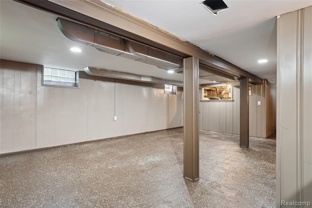 9585 Asbury Park, Detroit, MI 48227 — Photo 32