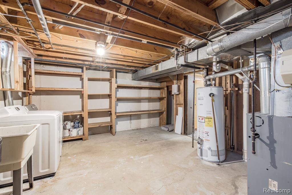 5285 WOODCREEK Trail, Clarkston, MI — Photo 39