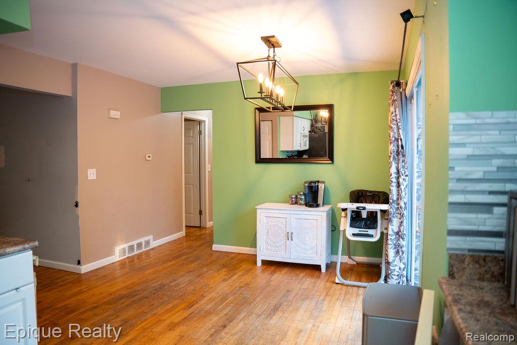 4505 Old Carriage Road, Flint, MI 48507 — Photo 15