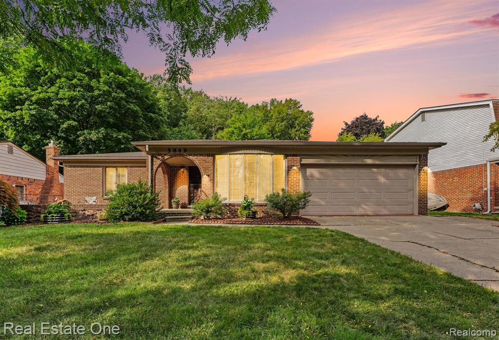 5849 Bingham Drive, Troy, MI 48085