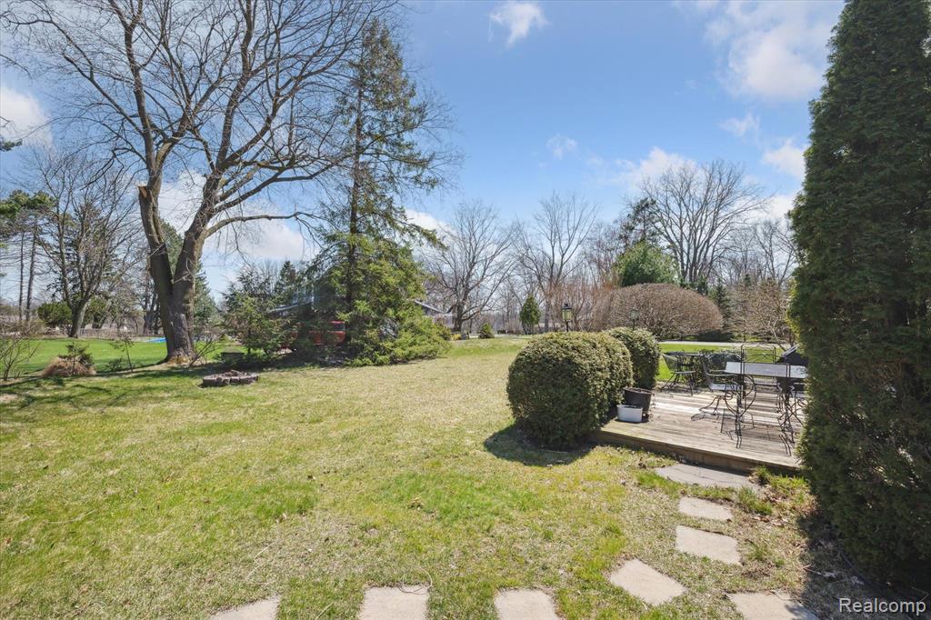 5675 Thorny Ash Road, Rochester, MI 48306 — Photo 32