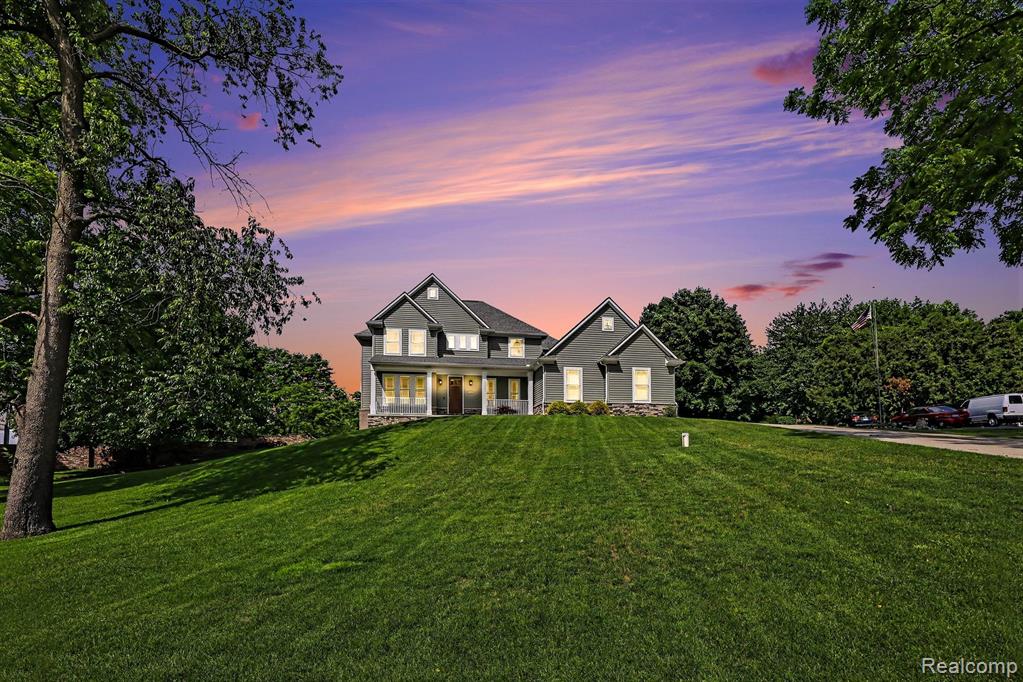 1660 Winthrop Road, Bloomfield, MI 48302