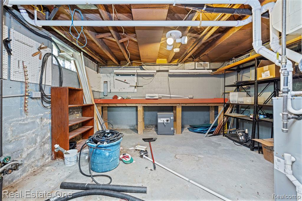 9585 N Eston Road, Clarkston, MI 48348 — Photo 39