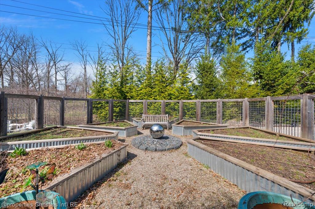 750 Kennebec Court, Bloomfield Hills, MI 48304 — Photo 92