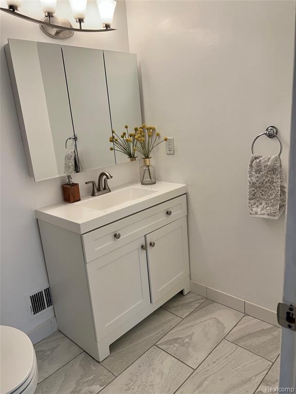 2736 Glenbridge Court, Ann Arbor, MI 48104 — Photo 20