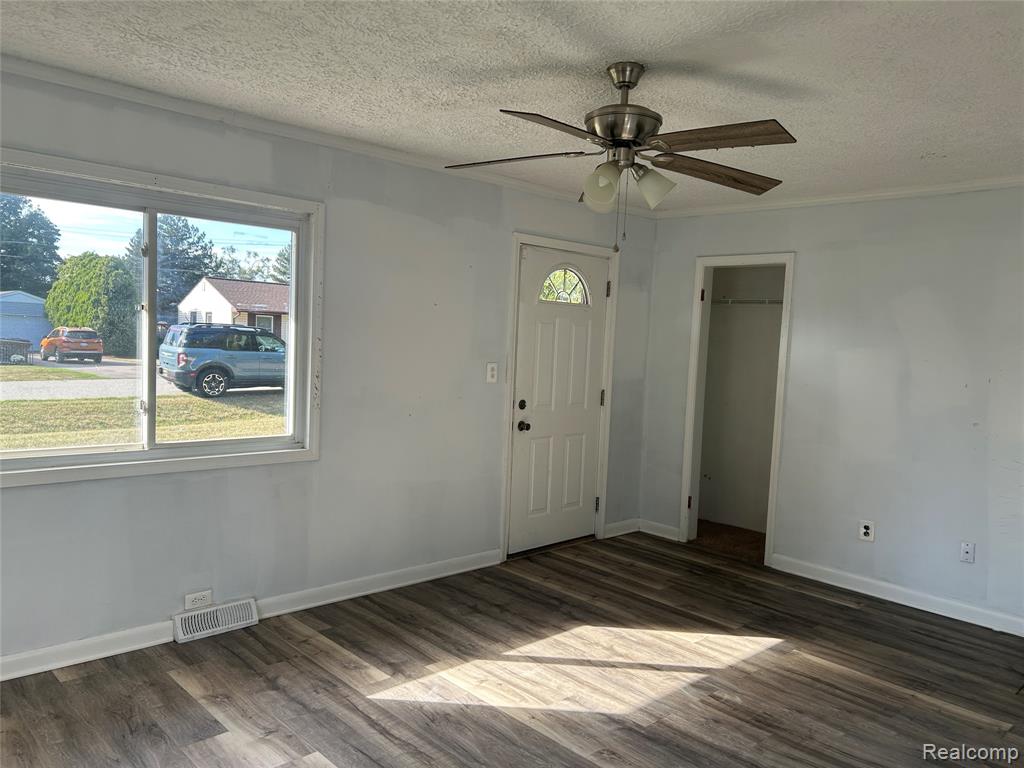 46210 Schimmel Avenue, Shelby Twp, MI 48317 — Photo 7