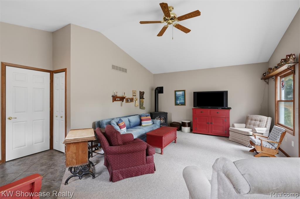 2071 Dorothea Road, Berkley, MI 48072 — Photo 18