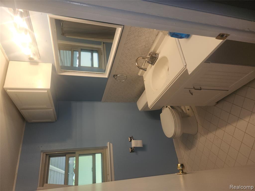 33810 Vista Way, Fraser, MI 48026 — Photo 9