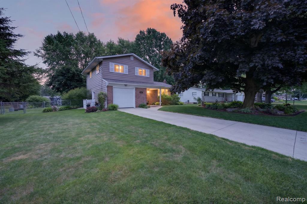 4369 Dixon Drive, Swartz Creek, MI 48473 — Photo 3