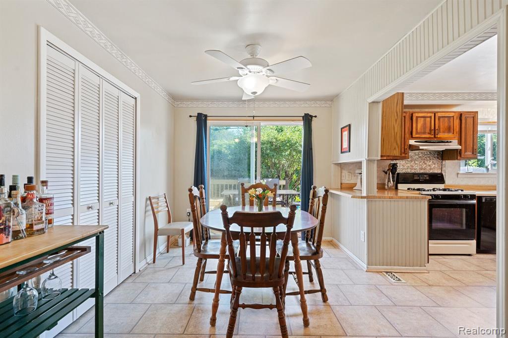 42204 MCBRIDE Avenue, Van Buren, MI 48111 — Photo 10