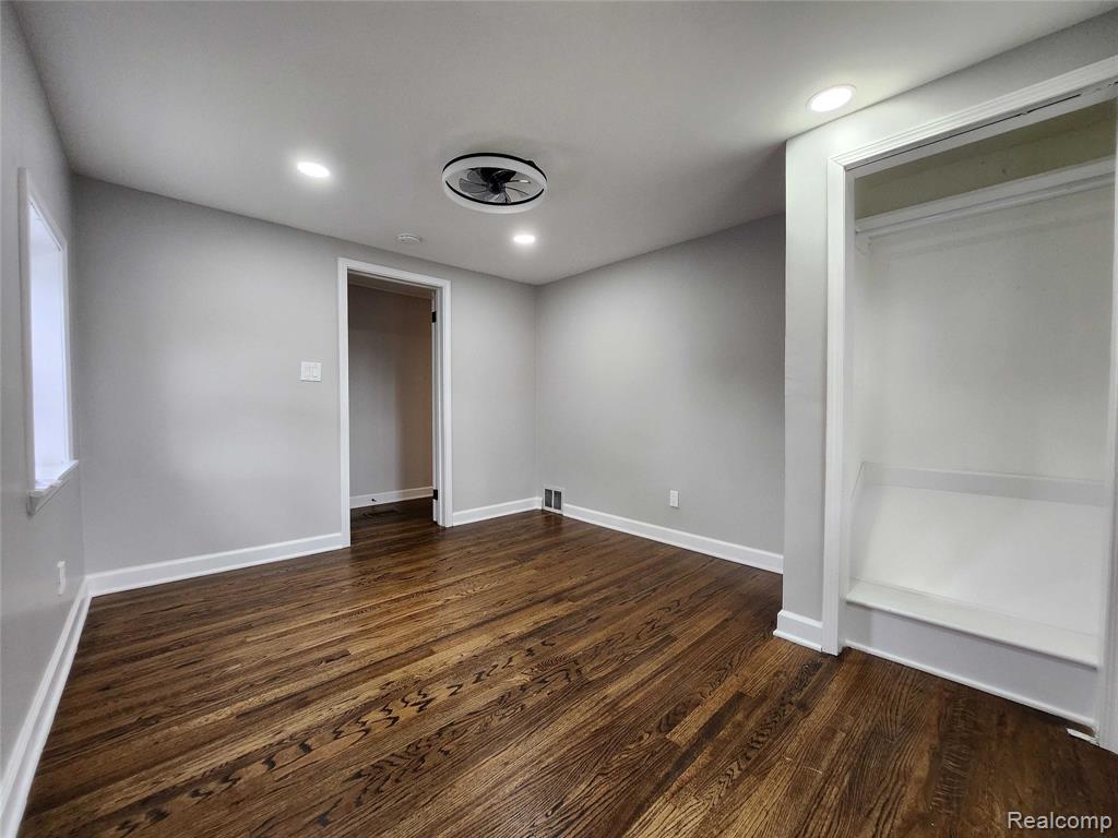 550 E Mapledale Avenue, Hazel Park, MI 48030 — Photo 16