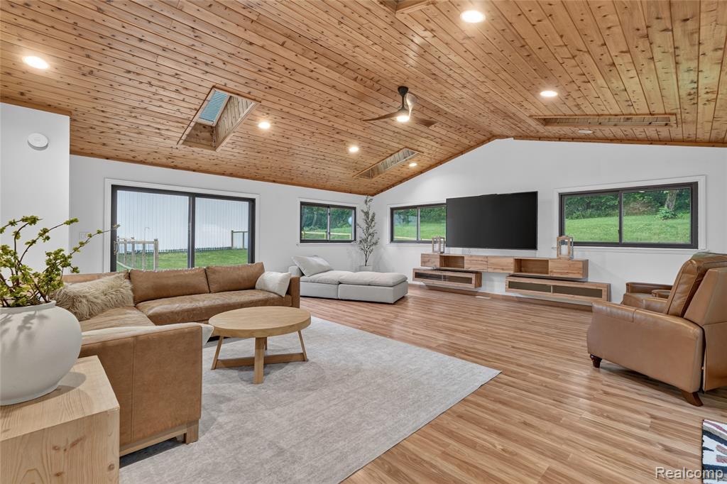 8655 Joey Drive, Pinckney, MI 48169 — Photo 13