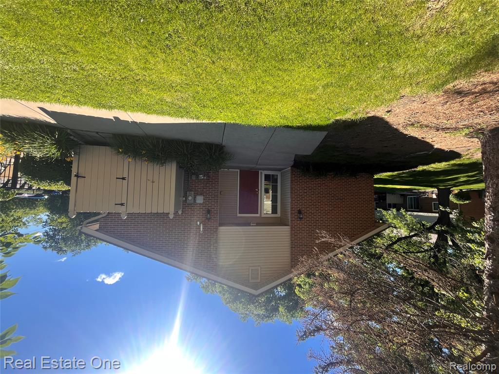 959 Kirts Boulevard, Troy, MI 48084 — Photo 8