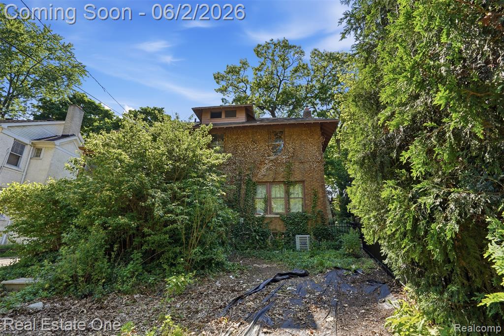 8606 Hendrie Boulevard, Huntington Woods, MI — Photo 33