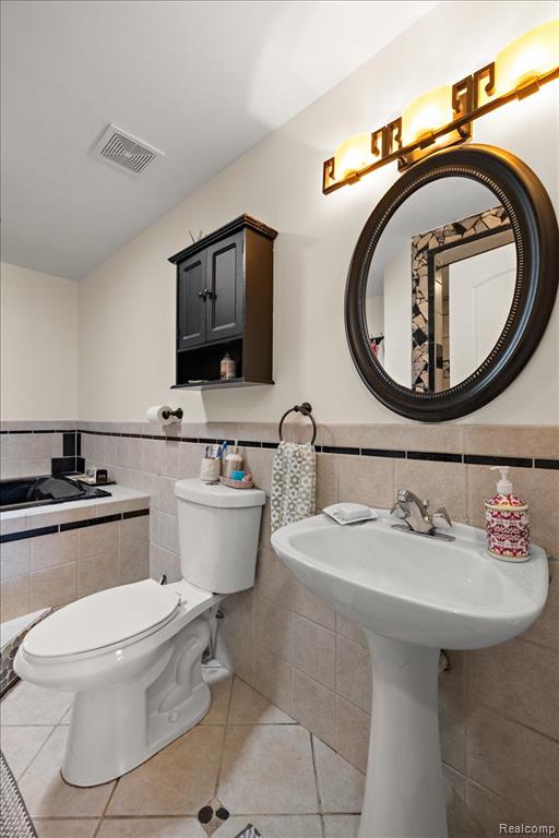 40058 Fraser Drive, Sterling Heights, MI 48310 — Photo 34
