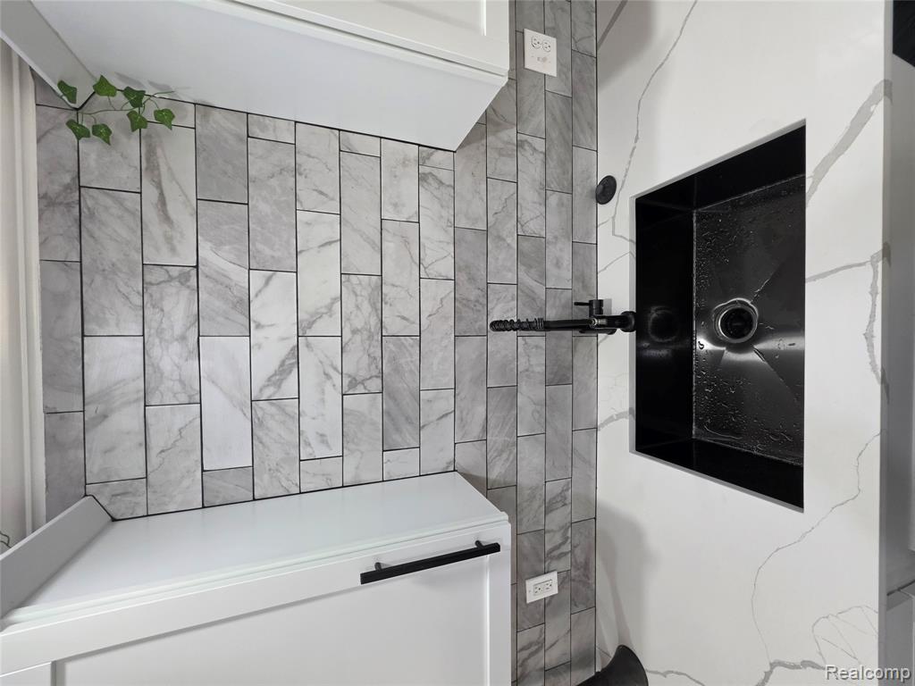 8285 Chapp Avenue S, Warren, MI 48089 — Photo 11