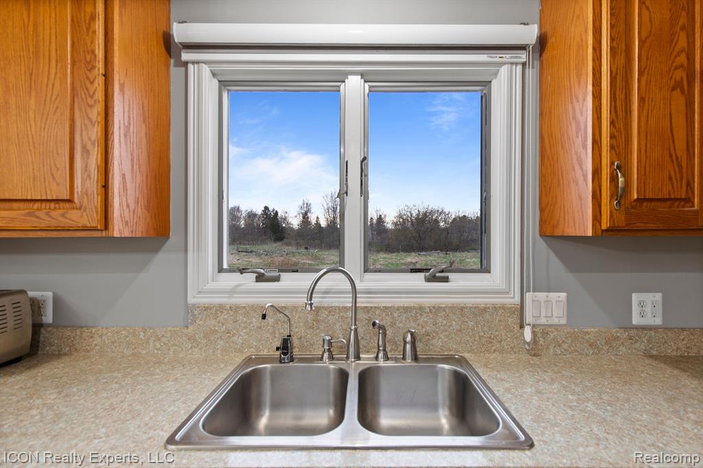 5580 HEGEL Road, Goodrich Vlg, MI — Photo 13
