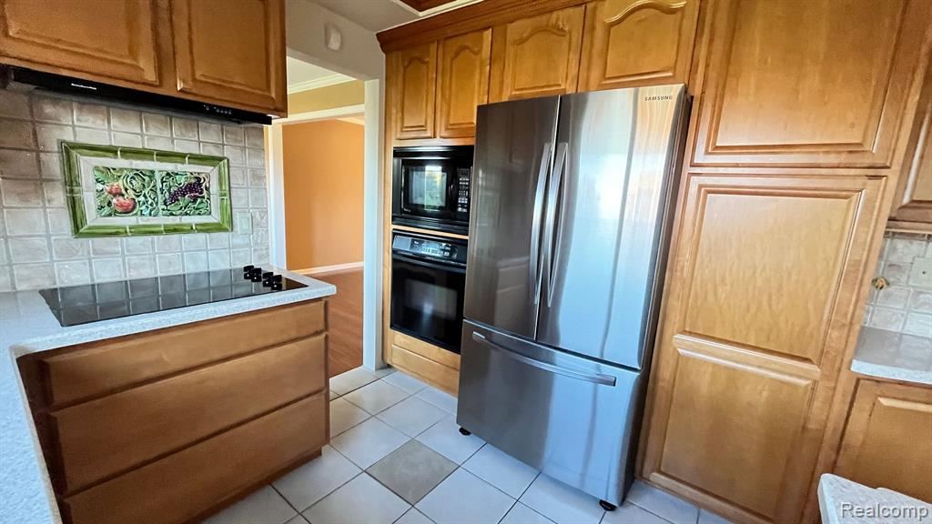2852 MAYFAIR Drive, Troy, MI 48084 — Photo 12
