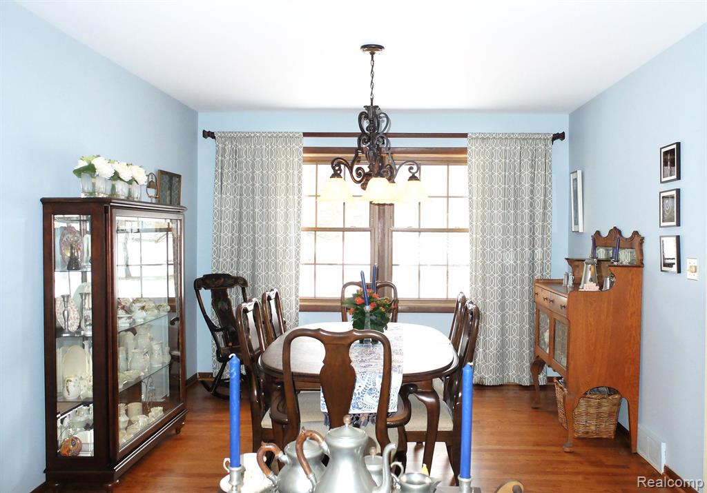 8180 SLEEPY TIME Court, Clarkston, MI 48348 — Photo 7