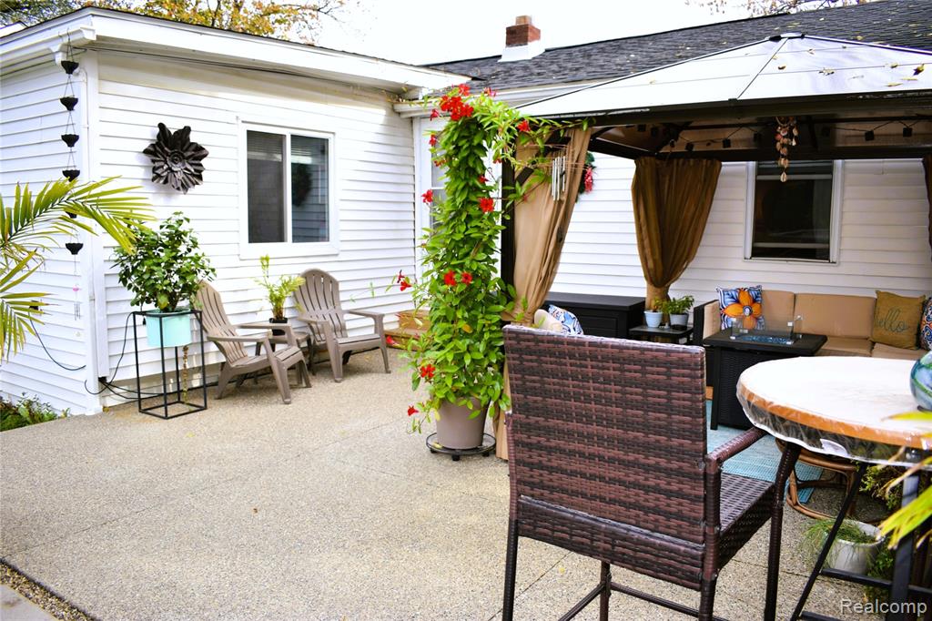 7400 Lawrence Street, Grand Blanc, MI 48439 — Photo 4