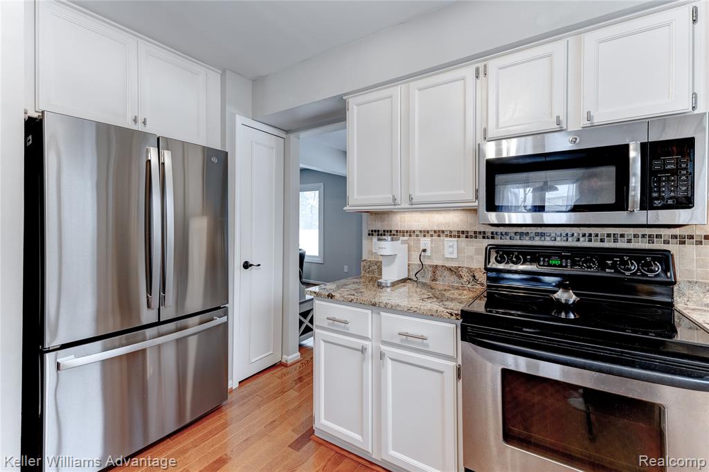 44985 Steeple Path, Novi, MI — Photo 15