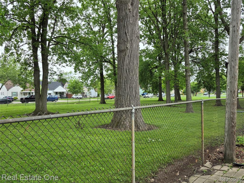 13688 Commonwealth Street, Southgate, MI 48195 — Photo 6