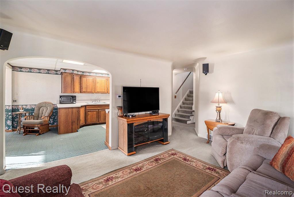 7000 WILLIAMS LAKE Road, Waterford, MI 48329 — Photo 10