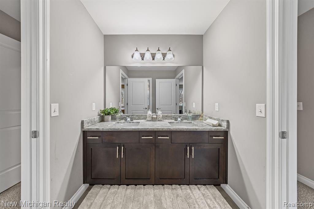 55038 TIMBERS EDGE Drive, Shelby Twp, MI 48316 — Photo 27
