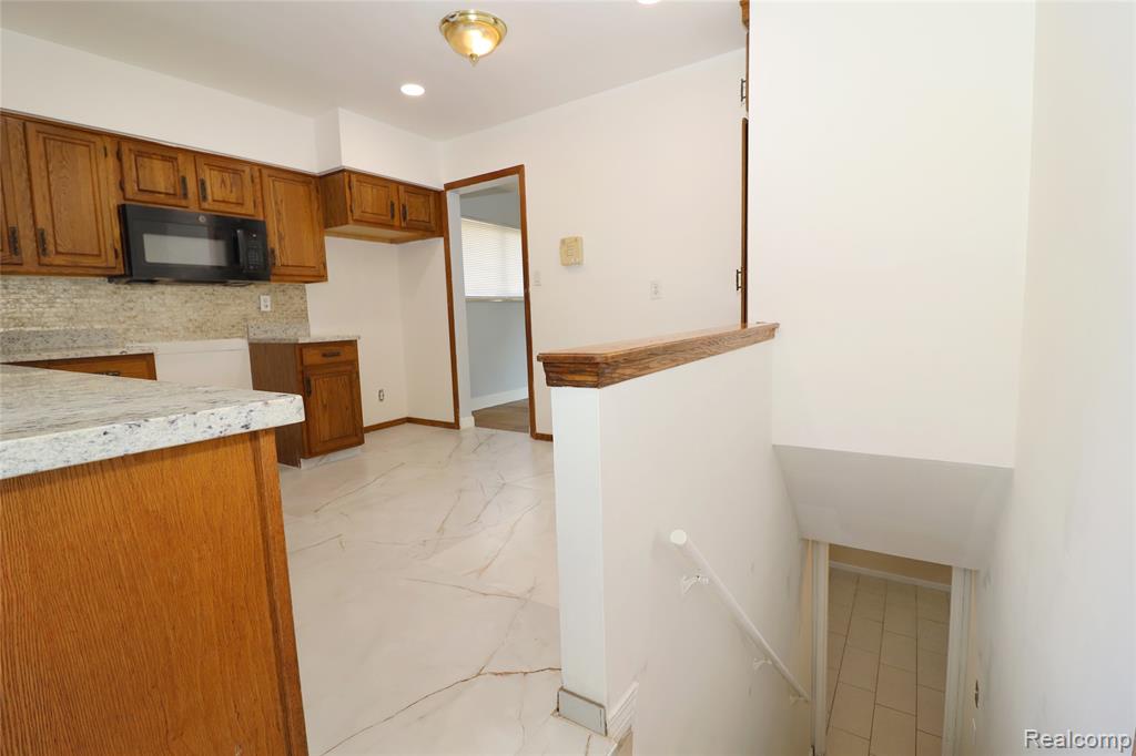 8555 Berwyn, Dearborn Heights, MI 48127 — Photo 15