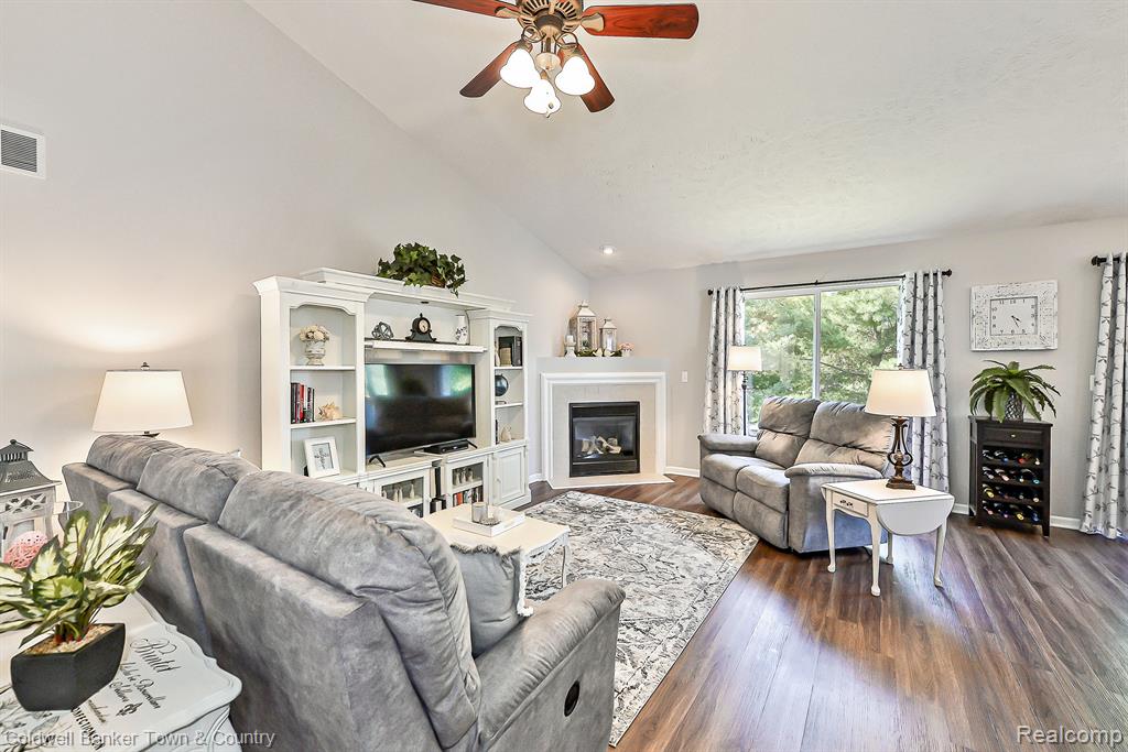 476 HOSTA, Howell, MI 48843 — Photo 7