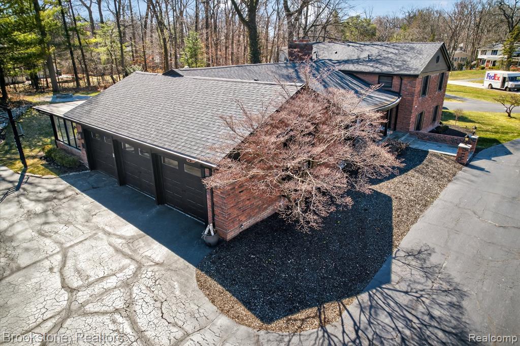 754 N Valley Chase Road, Bloomfield Hills, MI 48304 — Photo 51