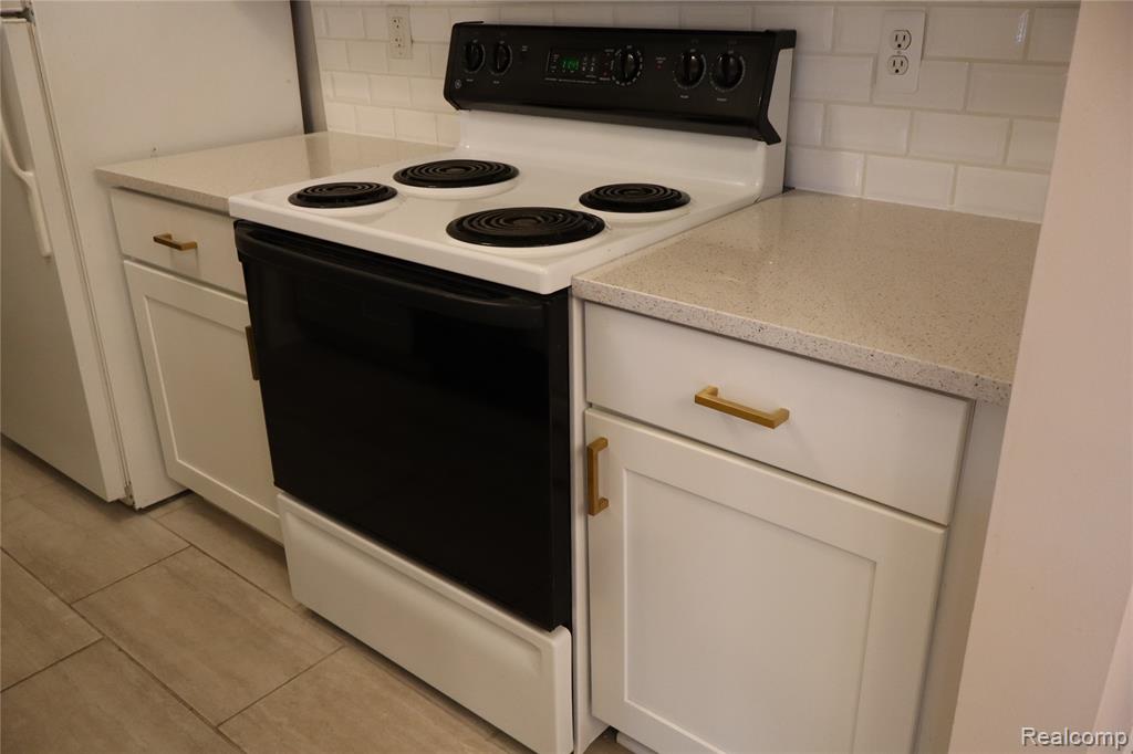44982 Marigold Drive, Sterling Heights, MI 48314 — Photo 17