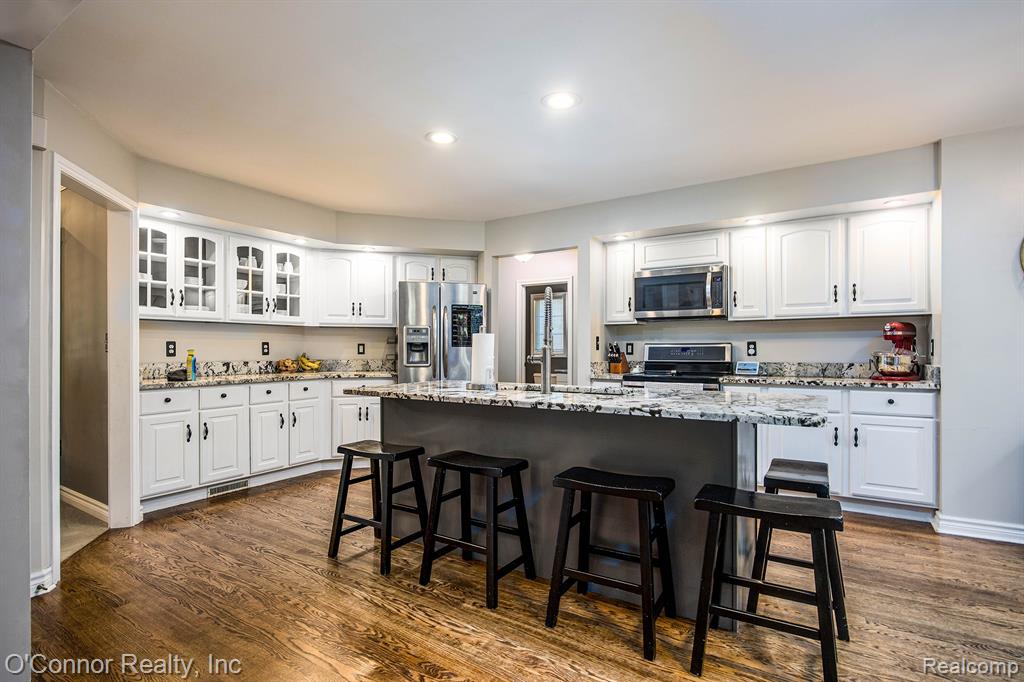 3239 Turnberry, Port Huron, MI 48060 — Photo 9