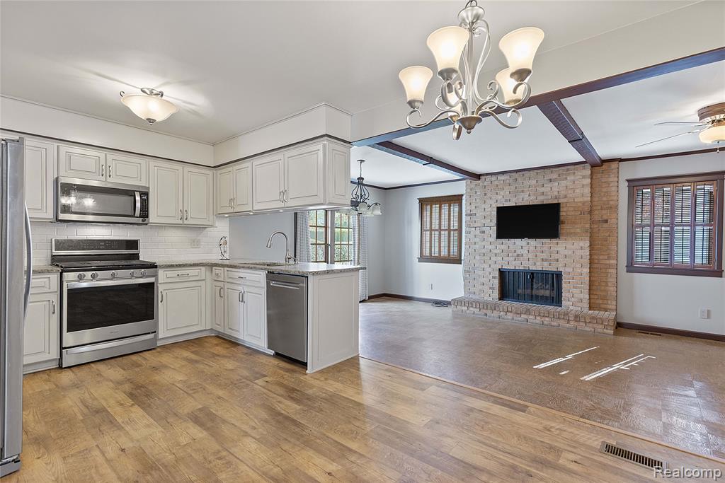 922 Canterbury Drive, Madison Heights, MI 48071 — Photo 6