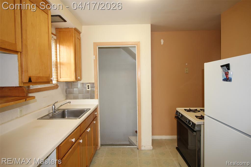 15395 Centralia, Redford, MI 48239 — Photo 14