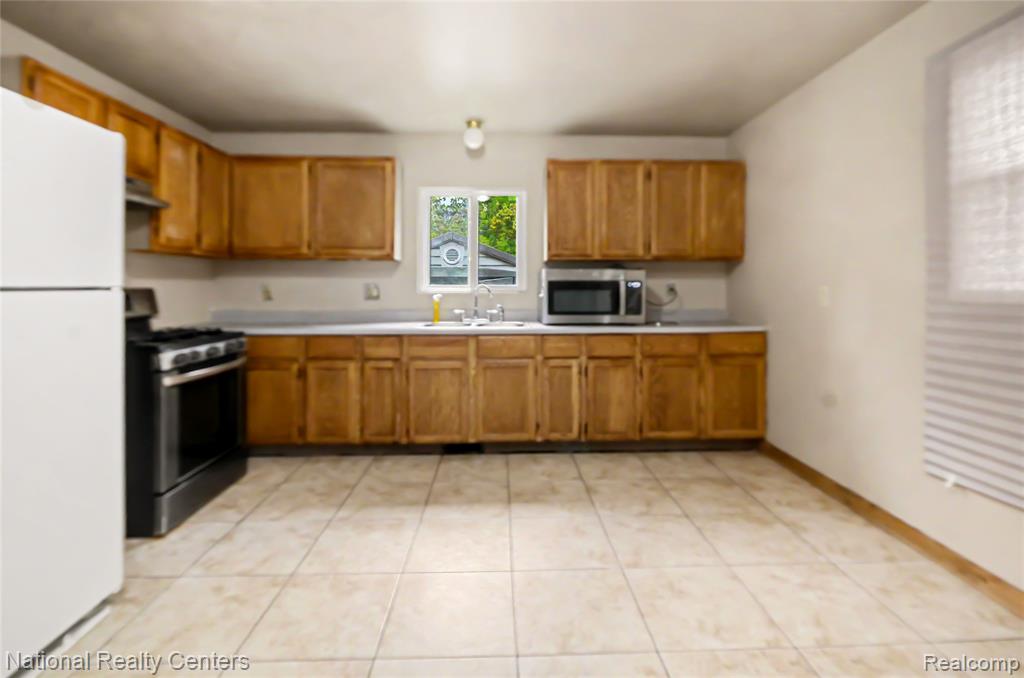 8523 Republic Avenue, Warren, MI 48089 — Photo 6