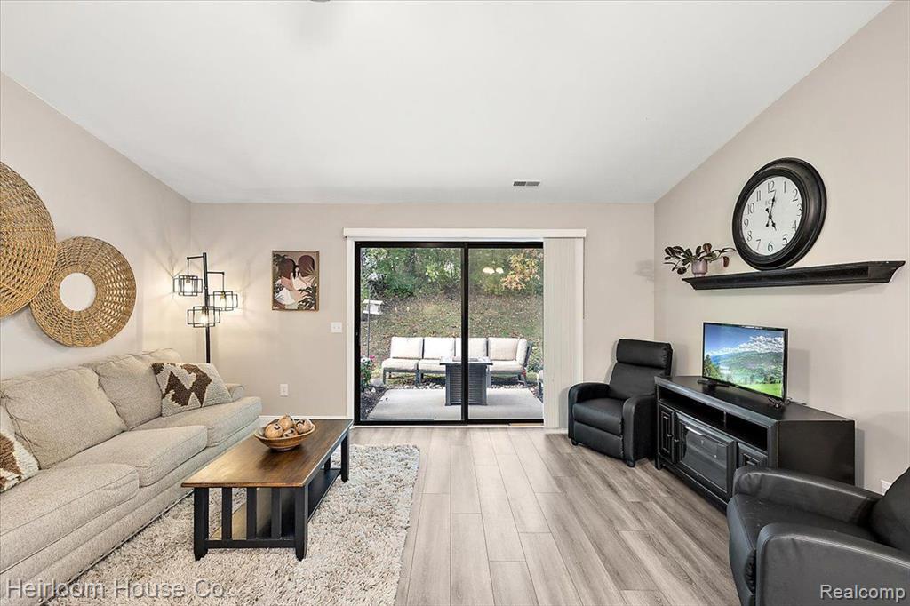 423 WATER TOWER Circle, 100, Brighton, MI 48116 — Photo 2