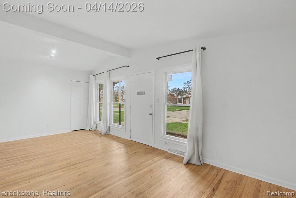 29242 Shirley Avenue, Madison Heights, MI 48071 — Photo 11