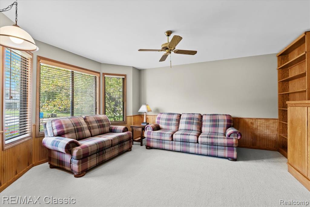 4432 Ravinewood Drive, Commerce Twp, MI 48382 — Photo 9