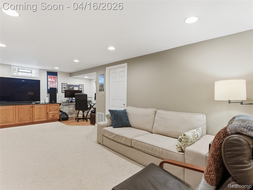 3363 Blasser Drive, Lake Orion, MI — Photo 44