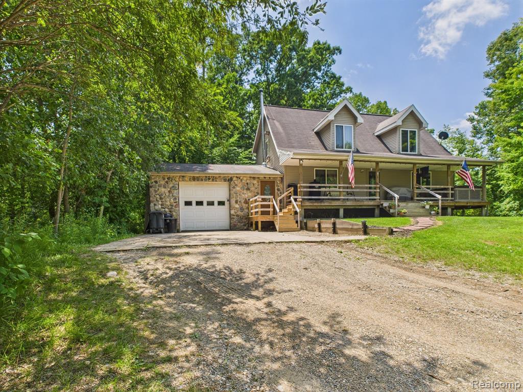 193 MILLER LAKE Road, Columbiaville, MI 48421 — Photo 2