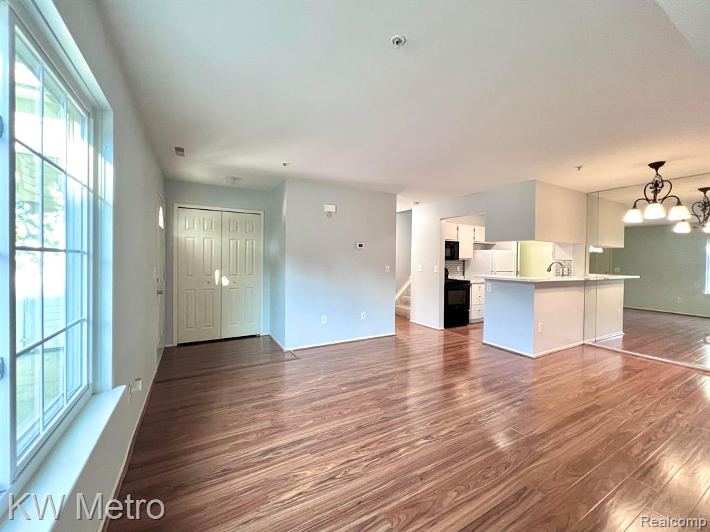 22277 ATLANTIC POINTE, Farmington Hills, MI 48336 — Photo 5