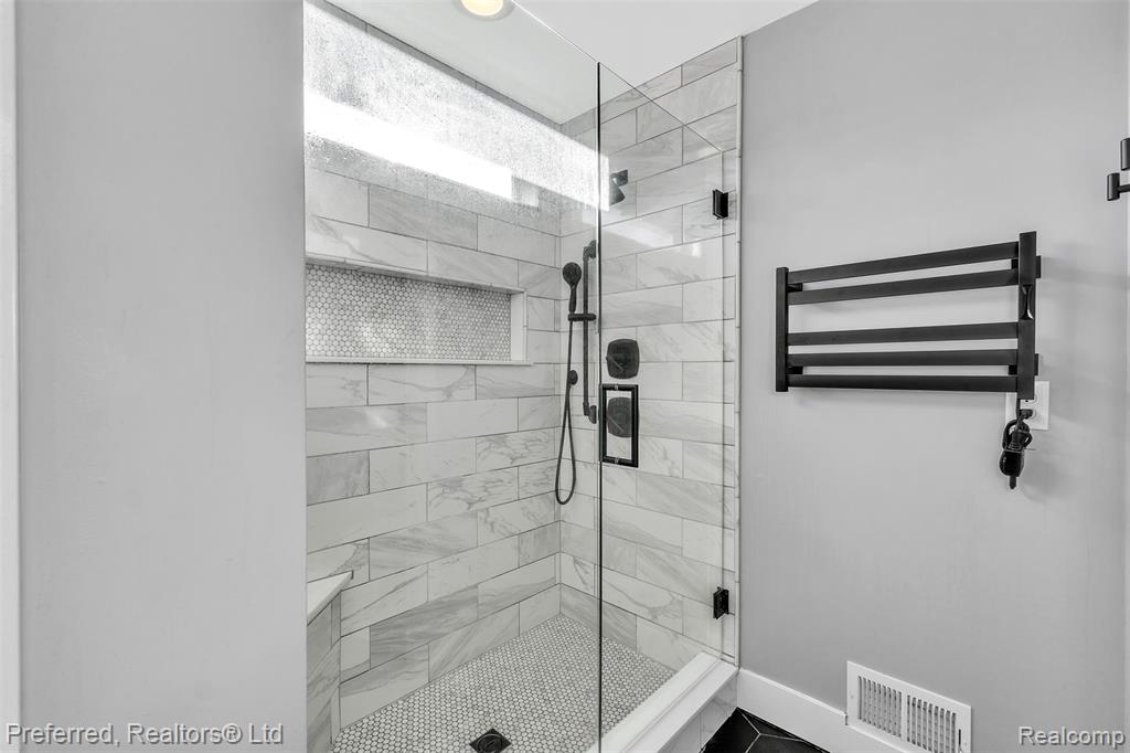 28430 Oakmonte Circle E, New Hudson, MI 48165 — Photo 43