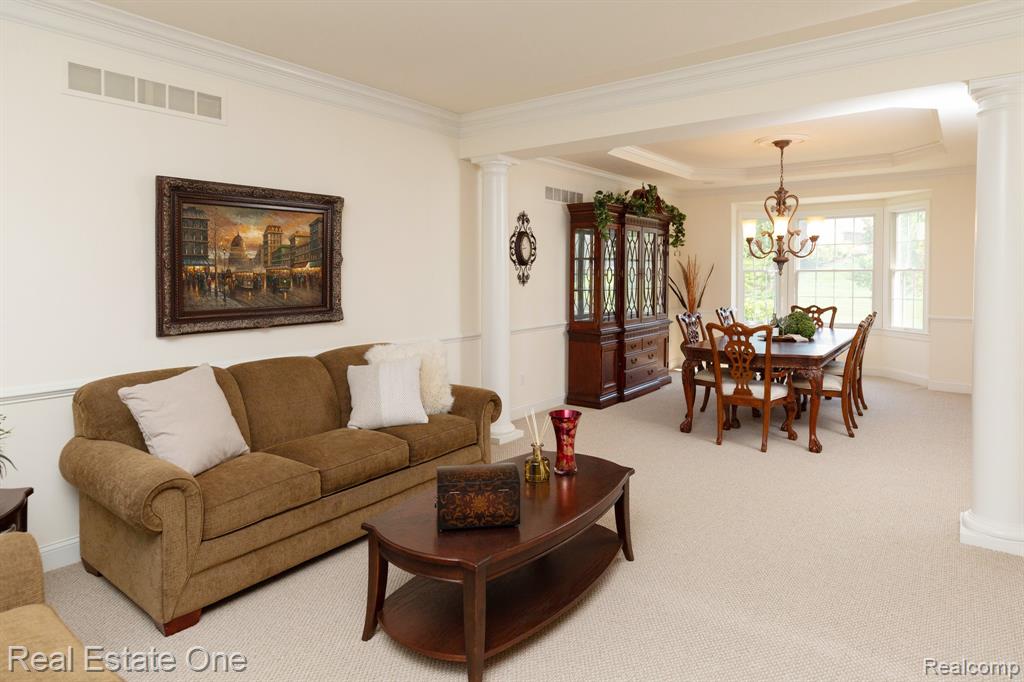 3755 S Century Oak Circle, Oakland, MI — Photo 7