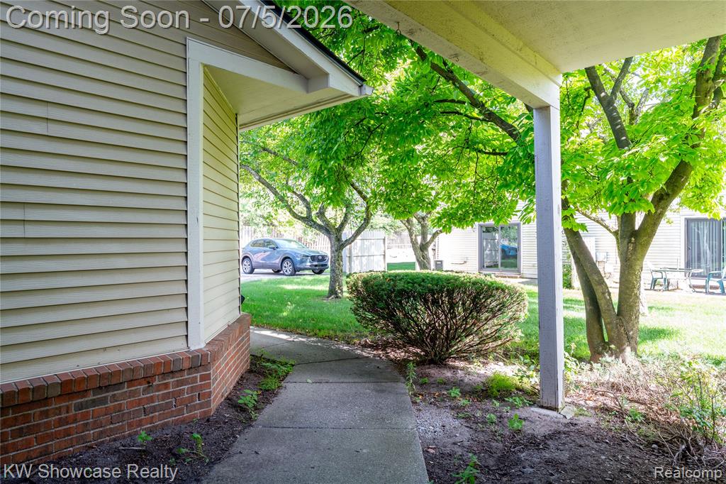 5666 Drake Hollow Drive E, West Bloomfield, MI — Photo 25
