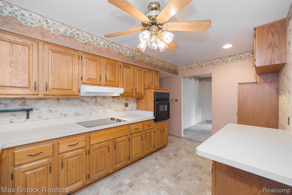4025 Auburn Drive, Royal Oak, MI 48073 — Photo 12