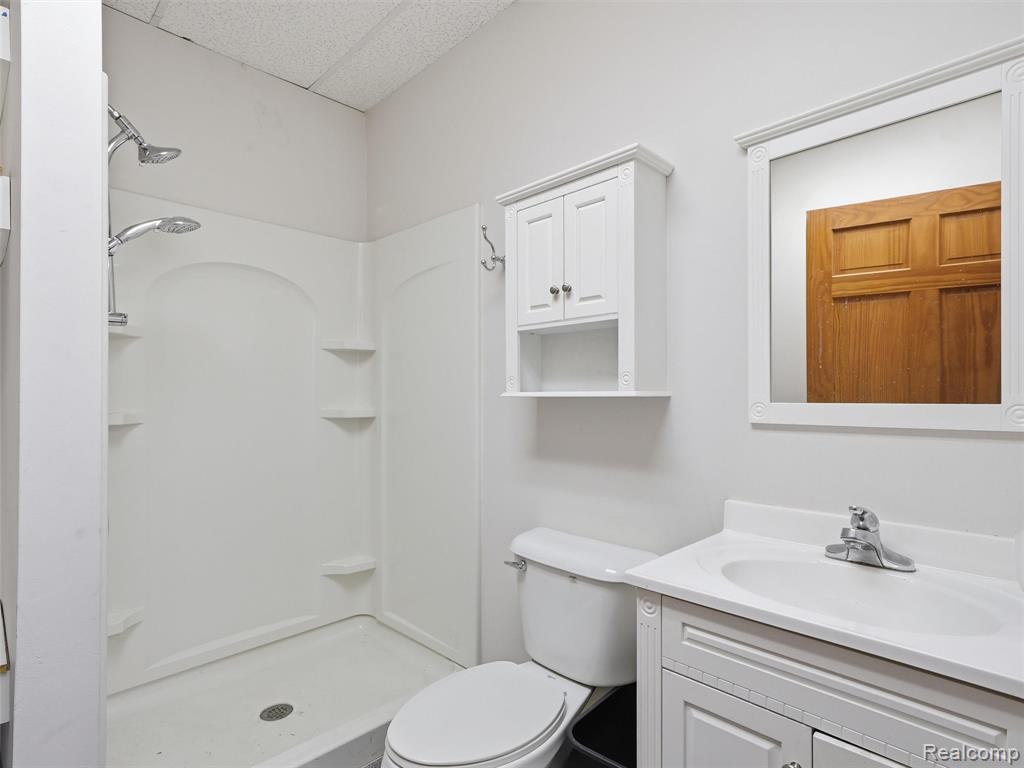 832 W 11 Mile Road, Madison Heights, MI 48071 — Photo 27
