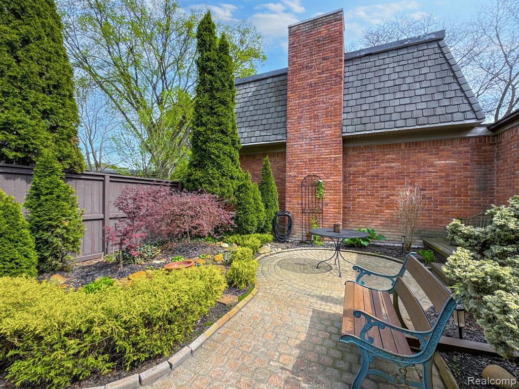 1049 STRATFORD Lane, Bloomfield Hills, MI 48304 — Photo 5