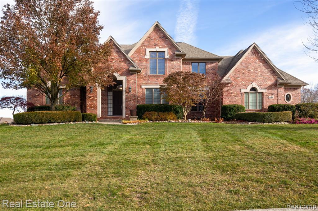 658 Langley Road, Rochester Hills, MI 48309 — front exterior